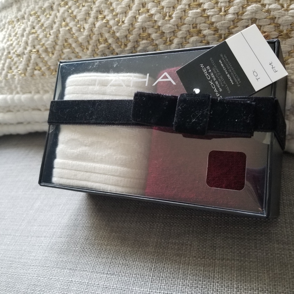 Tahari Socks